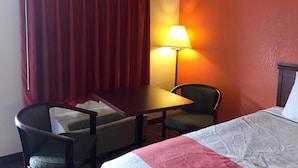 Room - Motel 6 Opelika, AL (Opelika)