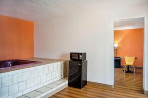 Fridge, microwave