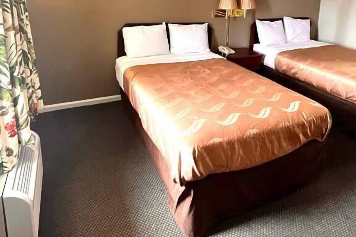 Kamar, 2 Tempat Tidur Double, Bebas Asap Rokok | Setrika/meja setrika, Wi-Fi gratis, dan jam alarm