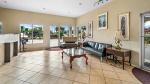 Lobby - Rodeway Inn Lake Wales - Winter Haven (Lake Wales)