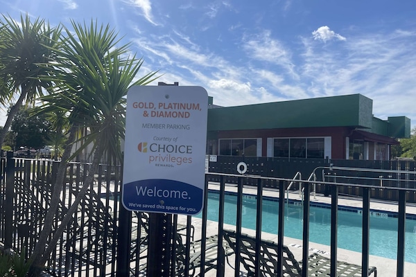 Kolam renang terbuka