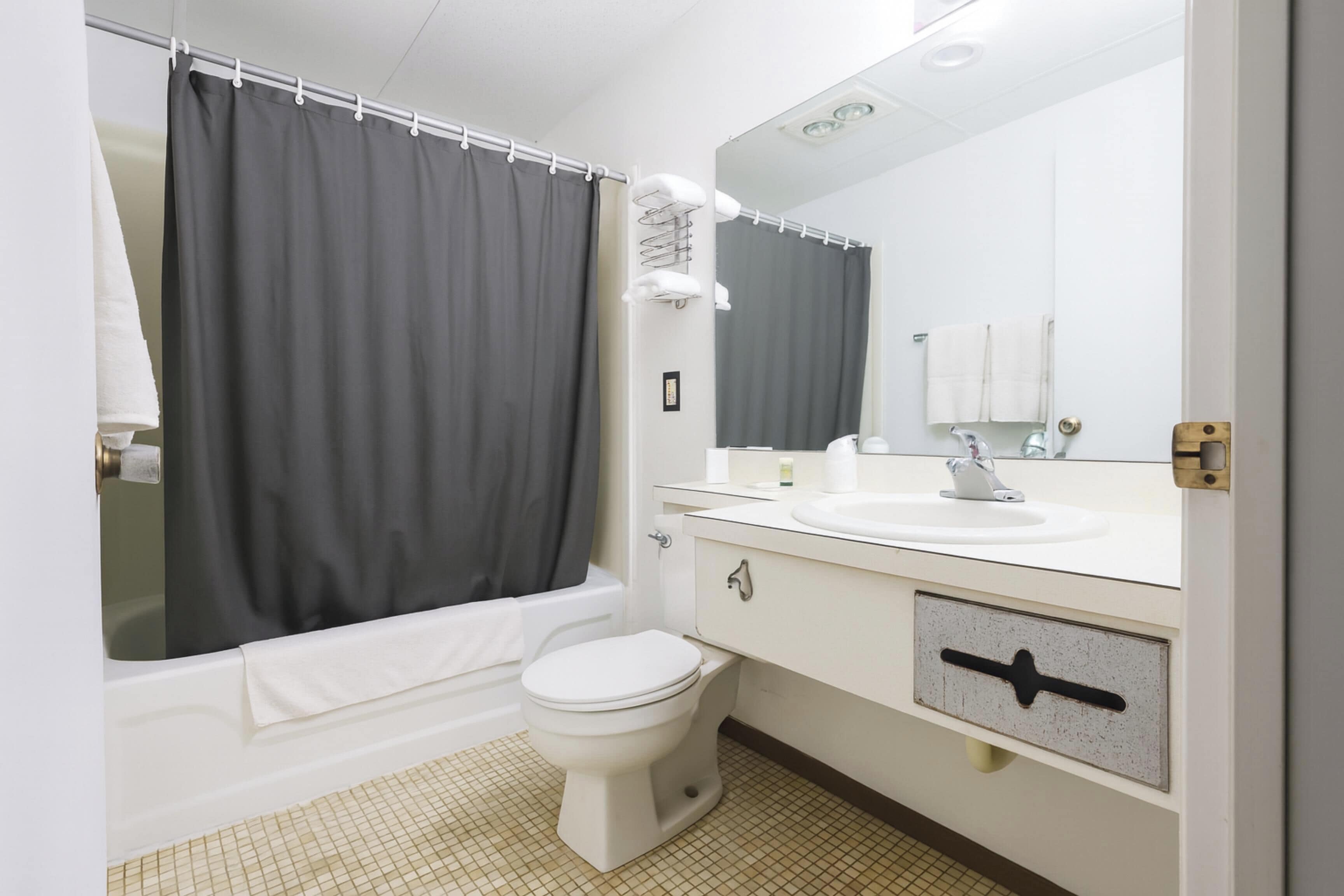Room, 2 Queen Beds | Bathroom | Free toiletries, towels