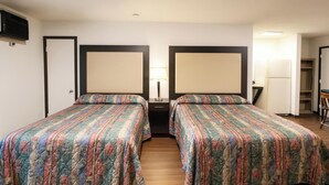Room, 2 Double Beds | Desk, iron/ironing board, free WiFi, bed sheets - OYO Landmark Inn Oskaloosa Near Hwy 63 (Oskaloosa)