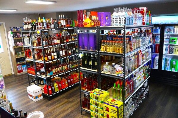 Designer store - Hotel O Oskaloosa Near Eddyville (Oskaloosa)