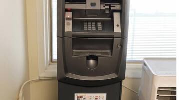 Cajero automático en la propiedad