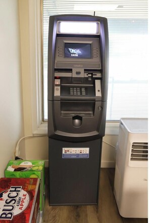 店内 ATM/银行服务