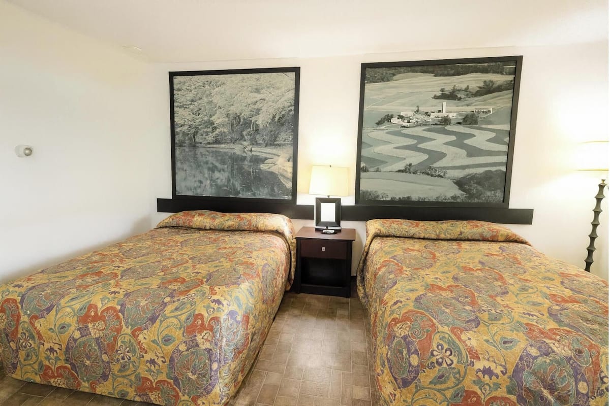 Desk, iron/ironing board, free WiFi, bed sheets