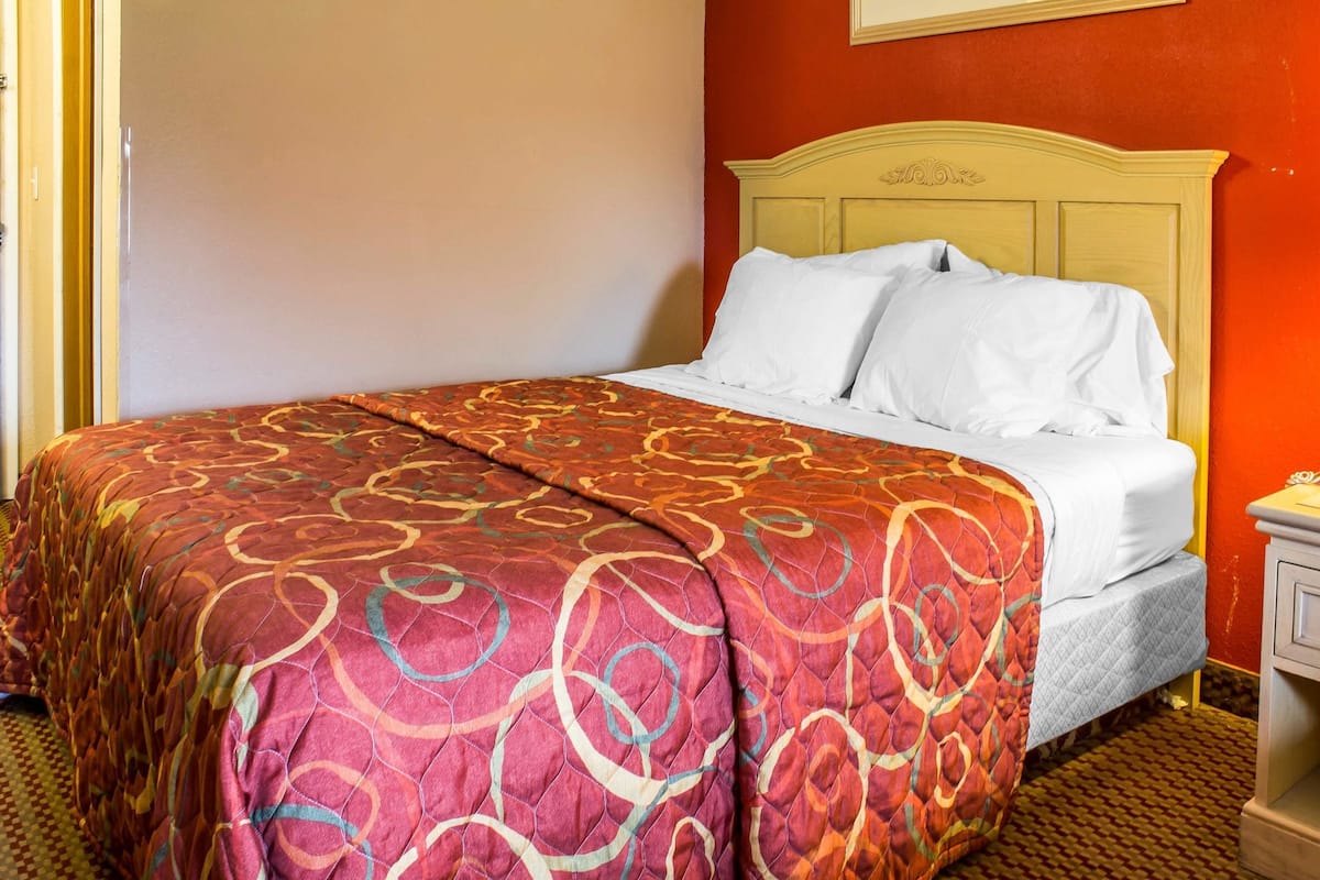 Chambre, 1 lit double, non-fumeurs | Bureau, Wi-Fi gratuit, draps fournis, réveils