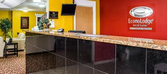Econo Lodge Inn & Suites Walnut
