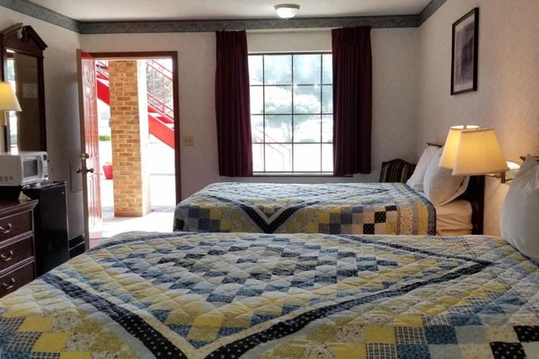 Standard Room, 2 Double Beds | Desk, free WiFi, bed sheets