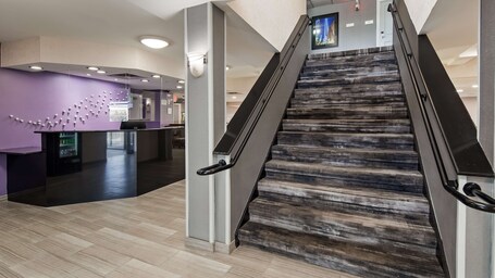 Best Western Paramus Hotel Suites - Image 6