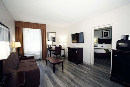 Best Western Paramus Hotel Suites - Image 17