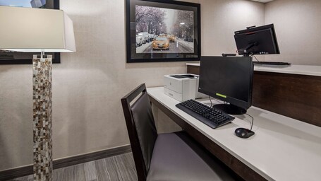 Best Western Paramus Hotel Suites - Image 11