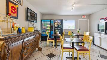Free daily continental breakfast