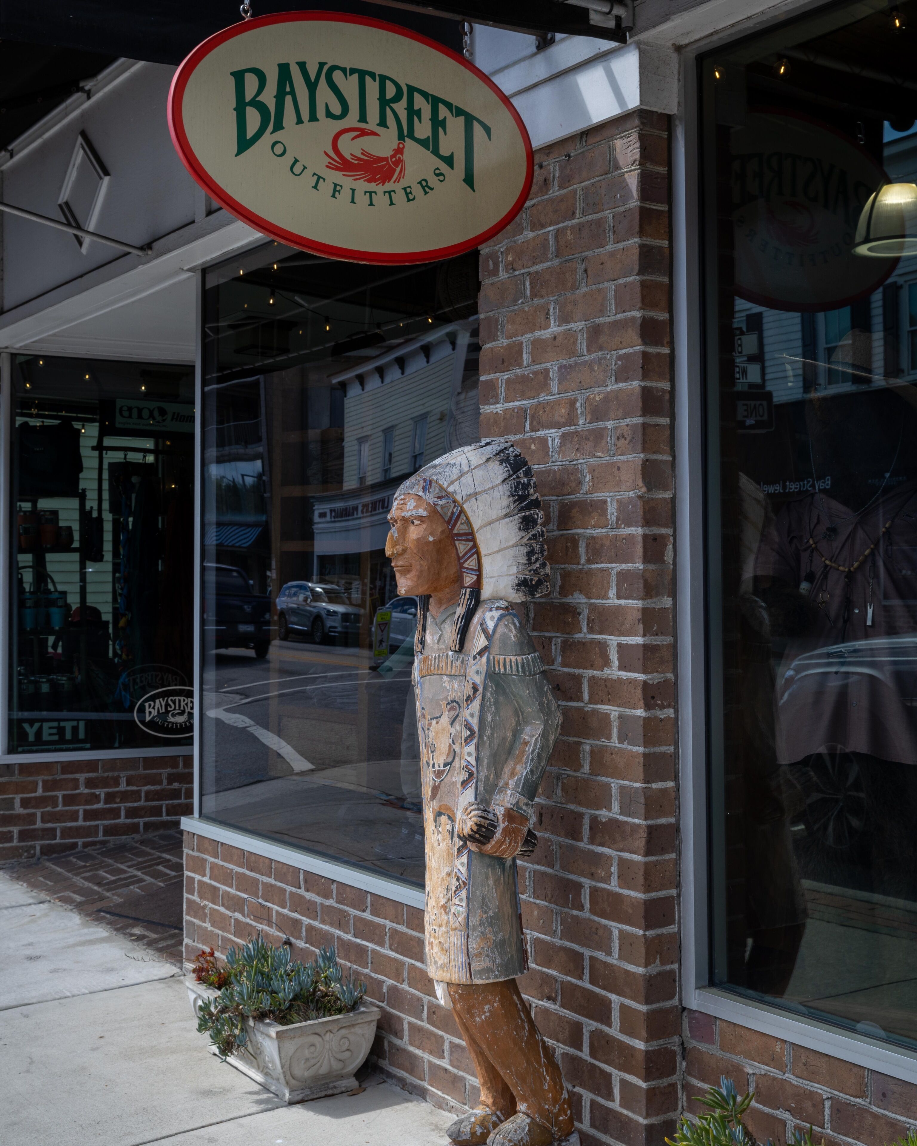 breakfast and lunch served, american cuisine