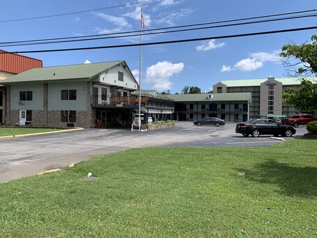 Travelodge by Wyndham Pigeon Forge - Image 25
