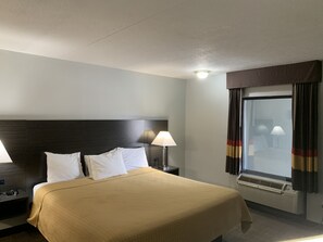 Bureau, espace de travail pour ordinateur portable, rideaux occultants