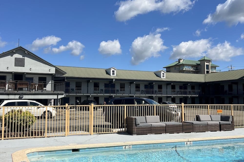Pigeon Forge Parkway Inn