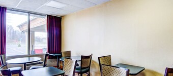Econo Lodge Wytheville I-77 & I-81