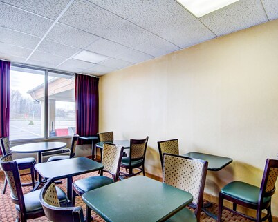 Econo Lodge Wytheville I-77 & I-81