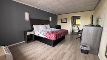 Room, 1 King Bed, Non Smoking | Free WiFi, bed sheets