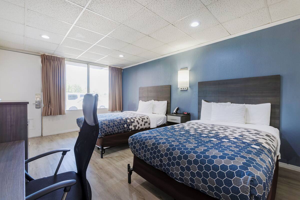 WiFi (free), bed sheets
