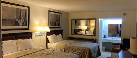 Basic Double Room | Meja, langsir/tirai gelap terus, kalis bunyi, seterika/papan seterika