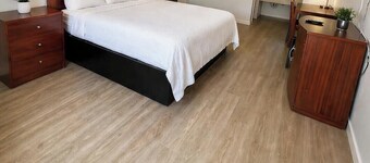 American Inn and Suites