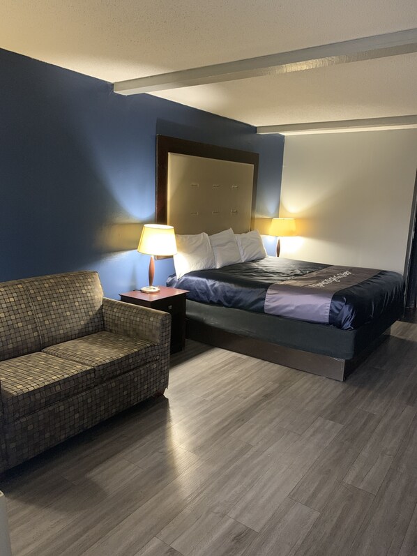 Escritorio, cortinas blackout, wifi gratis y ropa de cama 