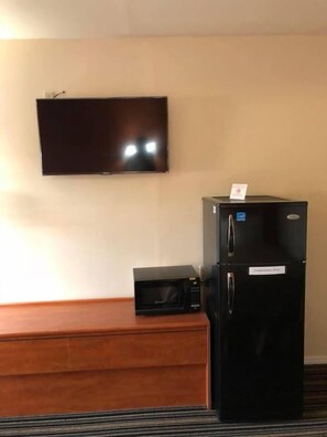 Bureau, accès au Wi-Fi (inclus), literie fournie