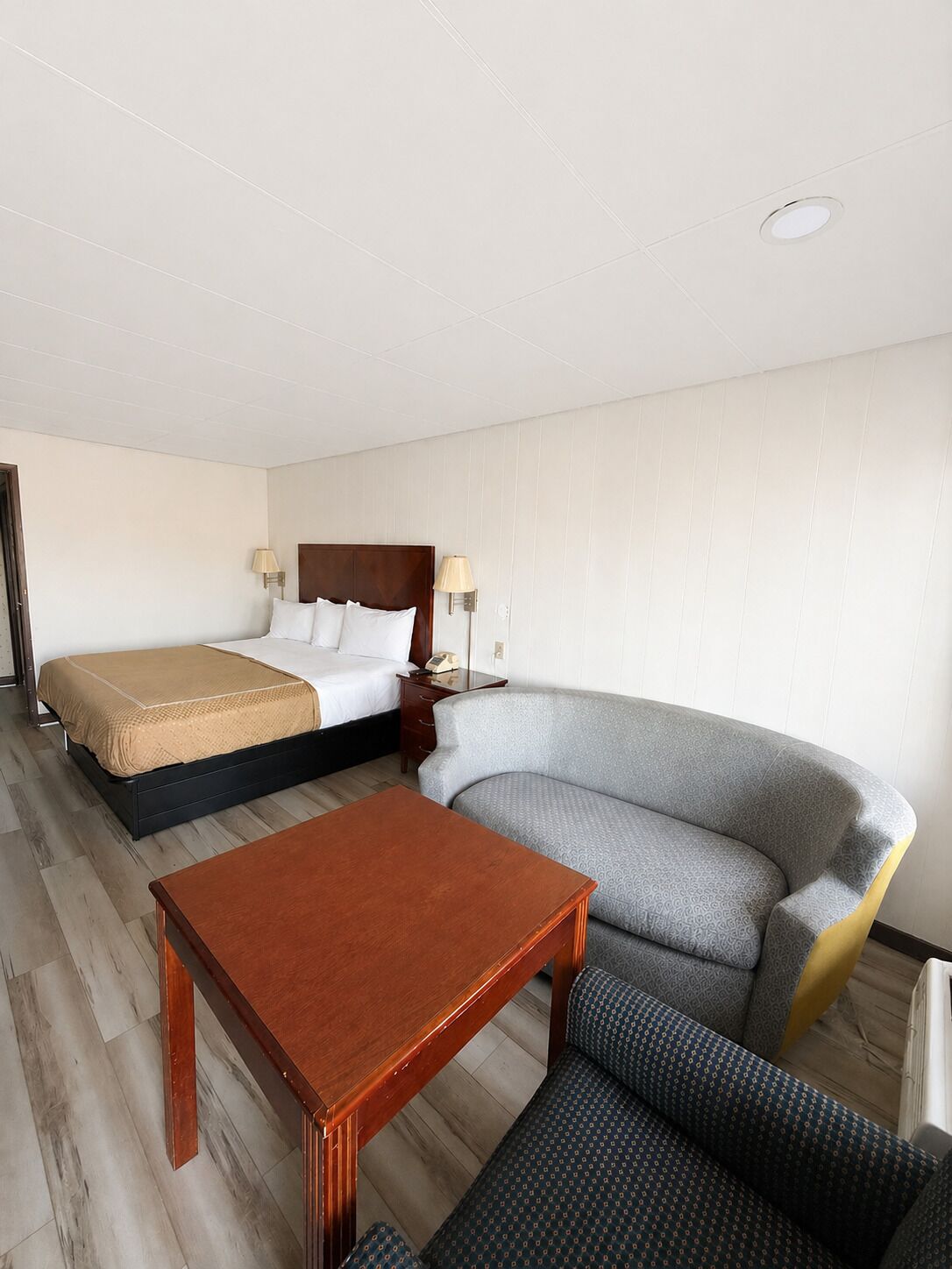 Standard Room, 1 King Bed