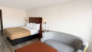 Standard Room, 1 King Bed | Desk, free WiFi, bed sheets
