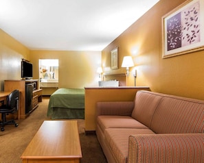 Suite, Non Smoking | Premium bedding, in-room safe, desk, iron/ironing board