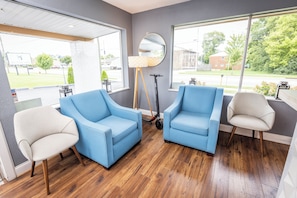 Lobby-Lounge
