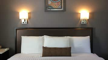Standard Room, 1 King Bed | Desk, free WiFi, bed sheets