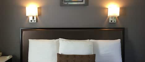 Standard Room, 1 King Bed | Desk, free WiFi, bed sheets