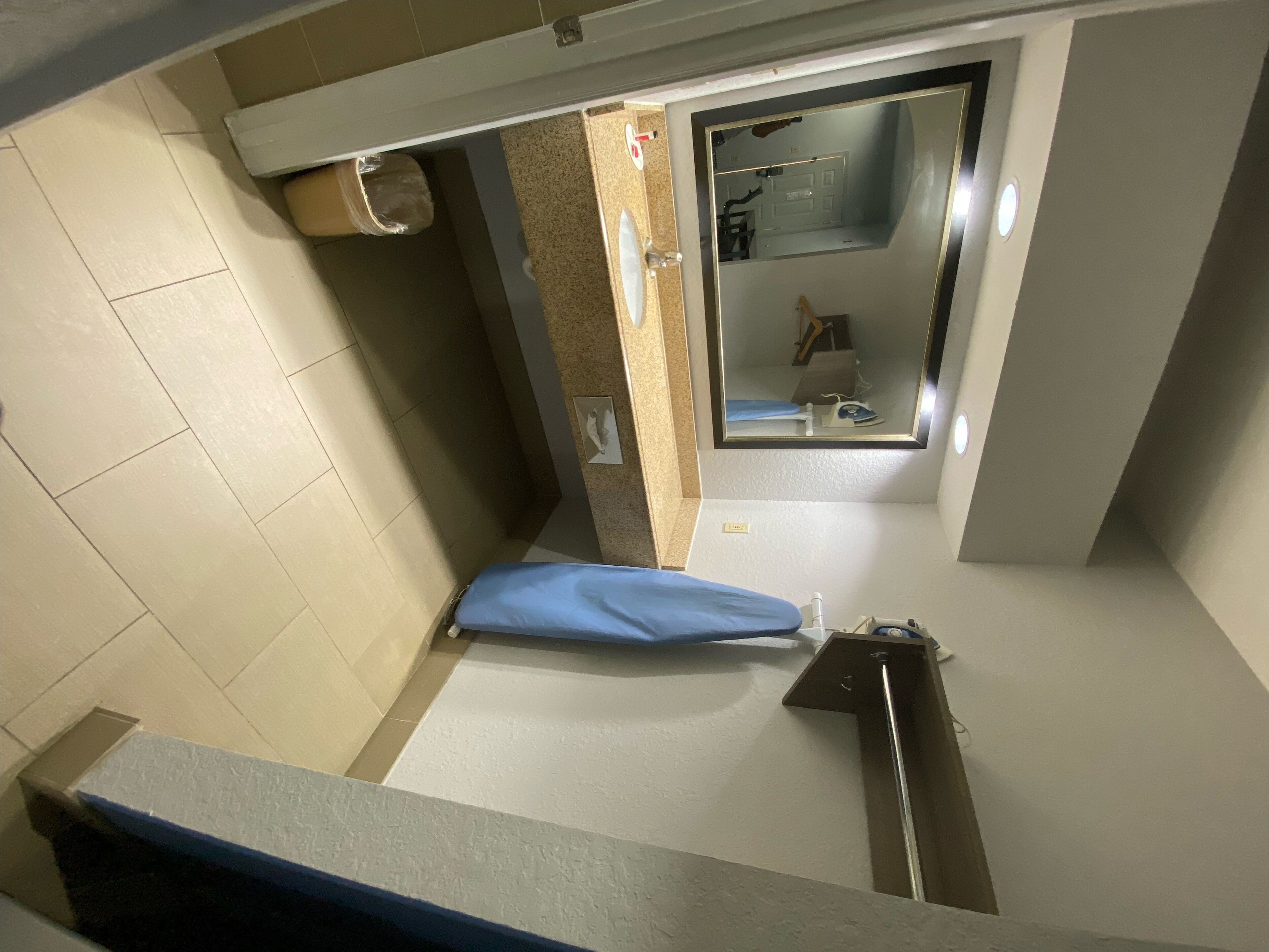 Photo - Super 8 by Wyndham Houston Hobby Airport South