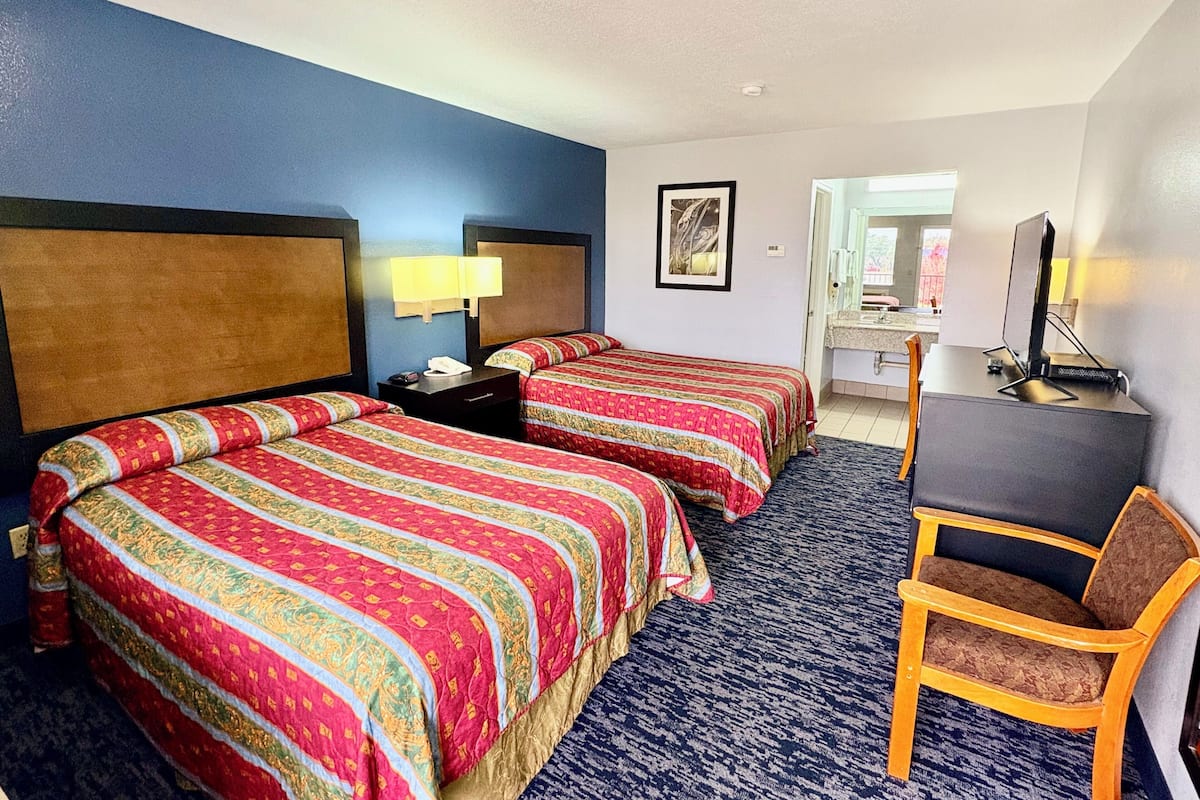 Double Room, 2 Double Beds | Desk, soundproofing, iron/ironing board, free WiFi