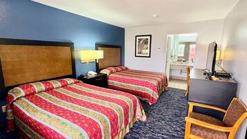 Dobbeltrom, 2 dobbeltsenger | Skrivebord, lydisolert, strykejern/-brett og wi-fi (inkludert)