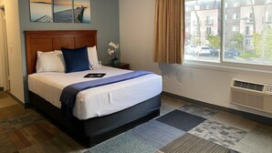 Pillowtop beds, in-room safe, blackout drapes - The Pacific (San Diego)