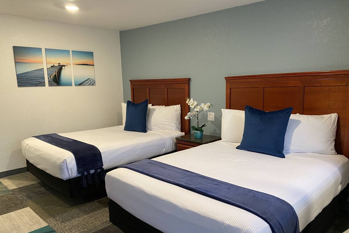 Pillowtop beds, in-room safe, blackout drapes
