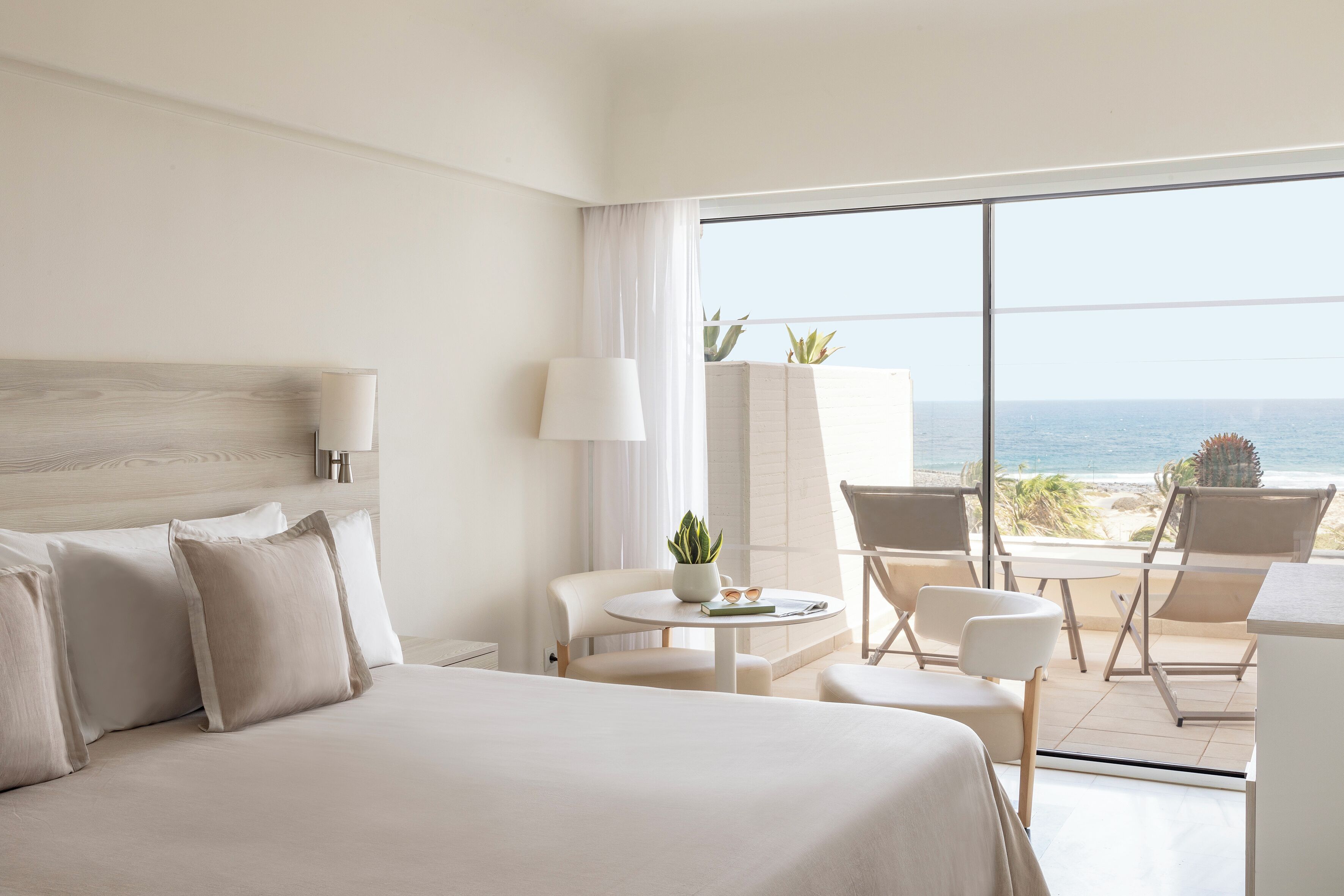 Roba de llit d'alta qualitat, cobrellits i minibar gratuït 