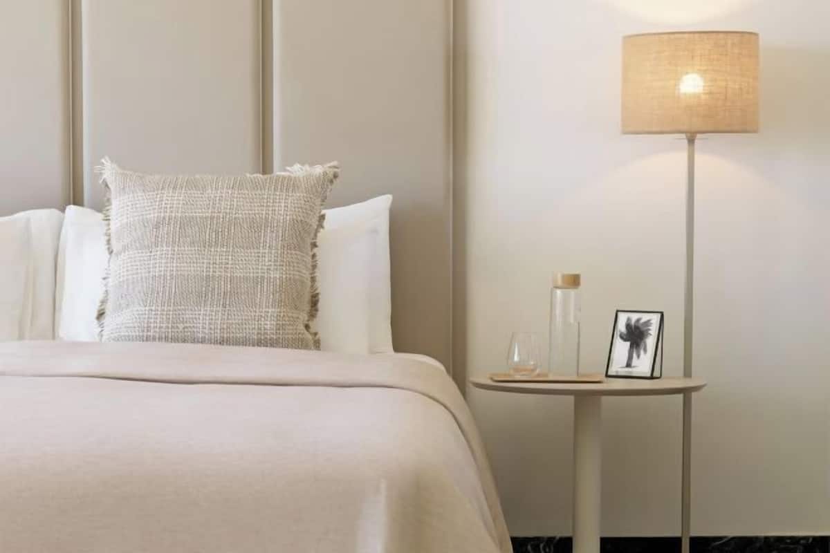 Peralatan tempat tidur premium, gebar bulu kapas, bar mini percuma 