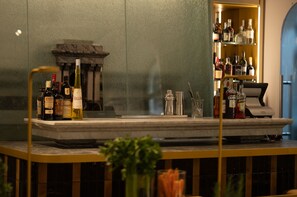 Bar (in der Unterkunft)