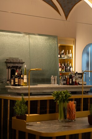 Bar (in der Unterkunft)