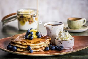 Colazione completa, servita tutte le mattine (110 AED a persona)