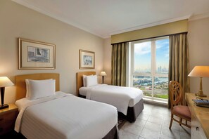 3 Bedroom Apartment, 2 King, 2 Twin, City View