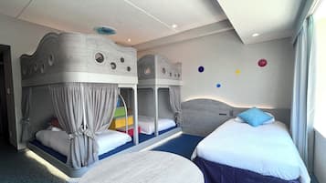 Bunk bed superior (For 5 people), Non Smoking | In-room safe, blackout drapes, bed sheets, alarm clocks