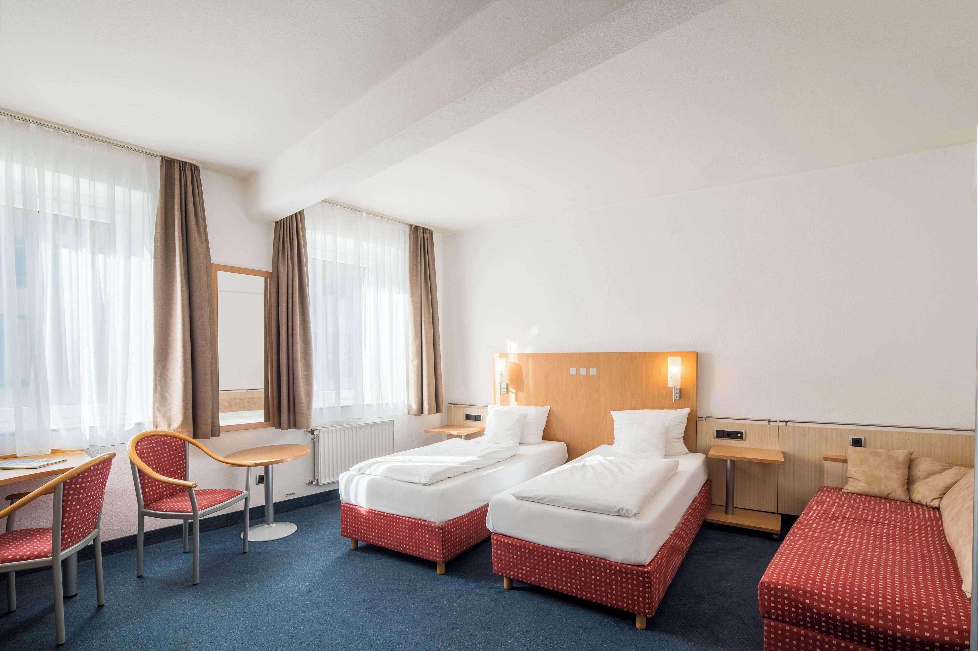 standard room, 2 single beds | premium bedding, minibar, in-room safe, laptop workspace