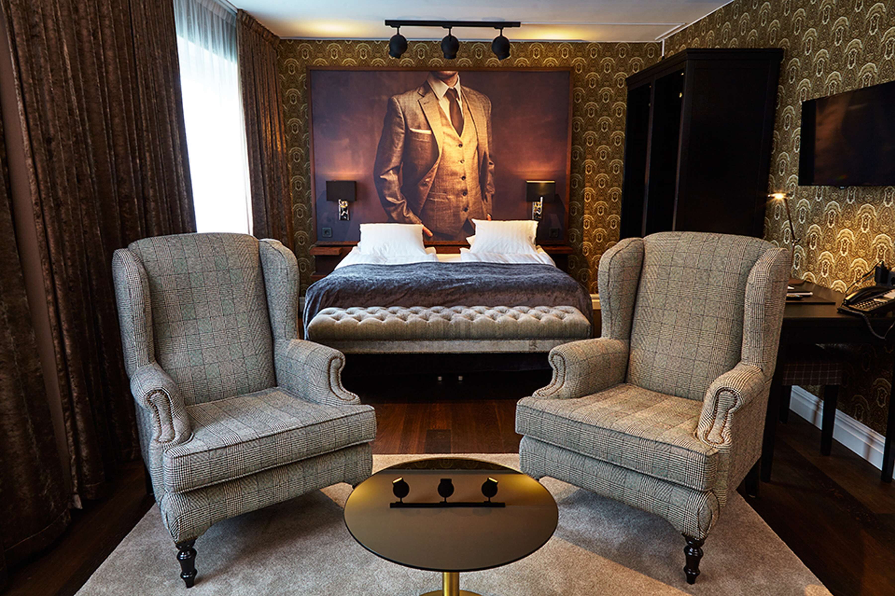 1 bedroom, minibar, desk, iron/ironing board